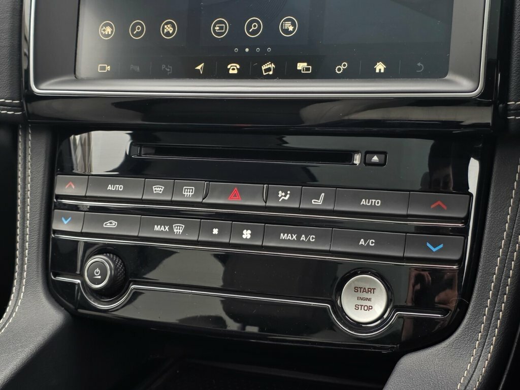 Jaguar F-Pace White #34