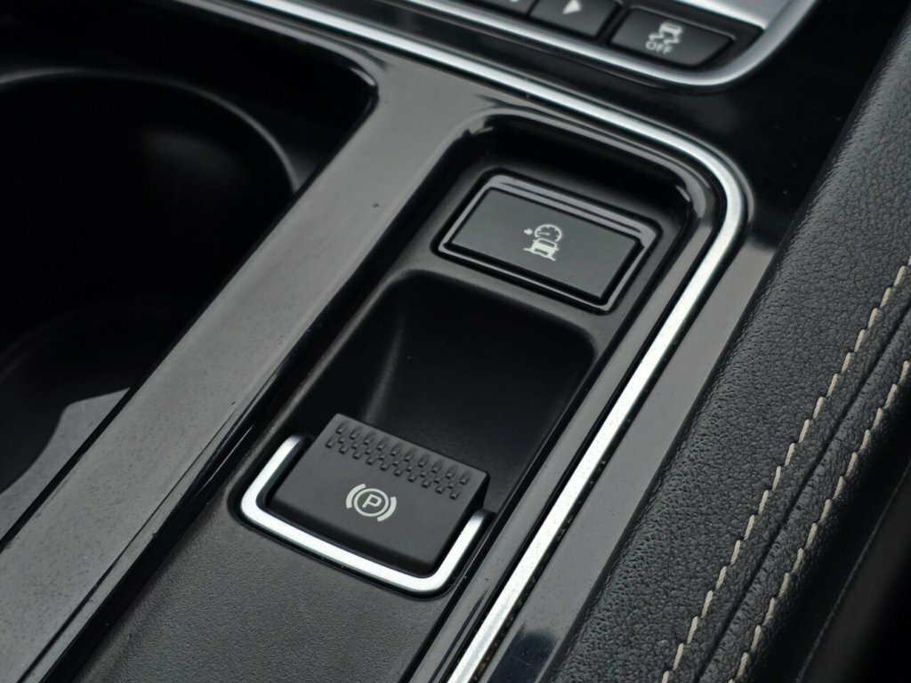Jaguar F-Pace White #31