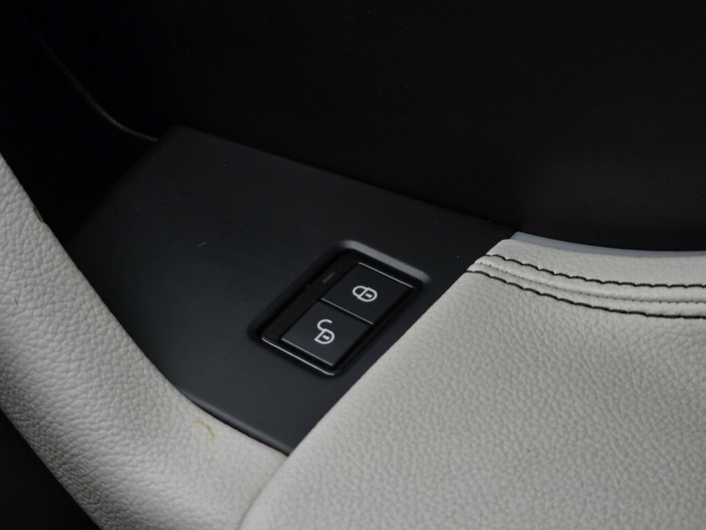 Jaguar F-Pace White #29