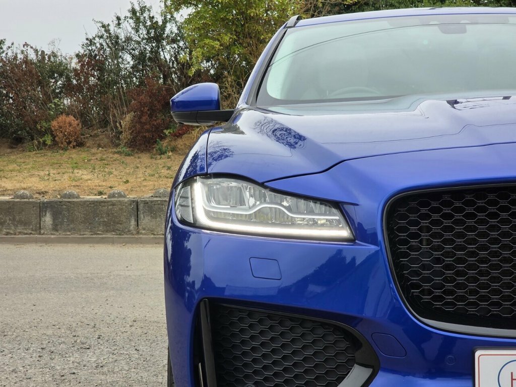 Jaguar F-Pace White #47