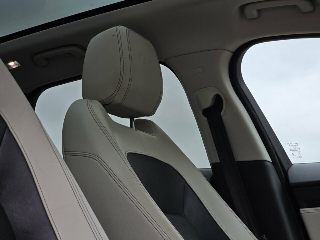 Jaguar F-Pace White #16
