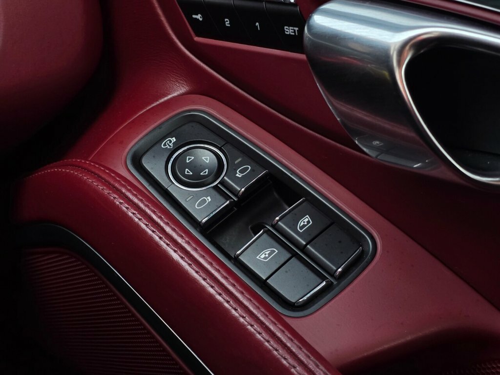 Porsche 911 2dr Pdk Silver #34