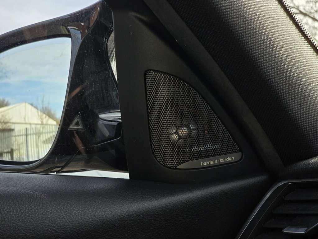 BMW M3 M3 Saloon Competition Package Black #32
