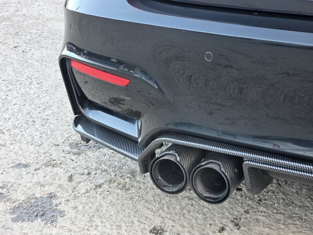 BMW M3 M3 Saloon Competition Package Black #36