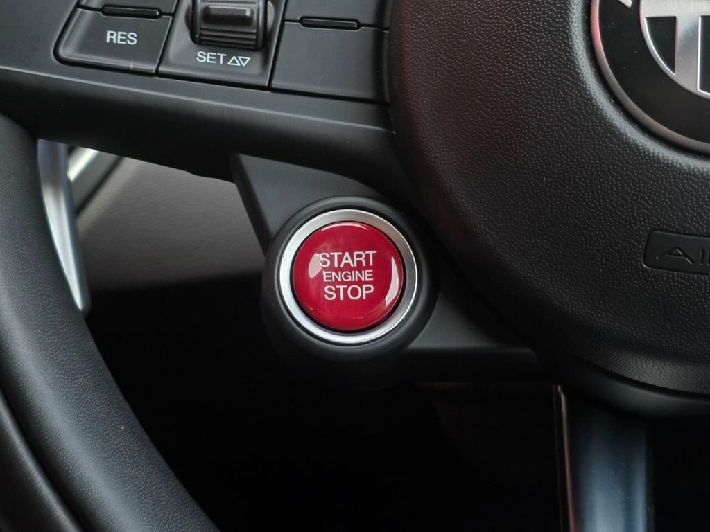Alfa Romeo Giulia 2.0 Tb Nero Grey #24