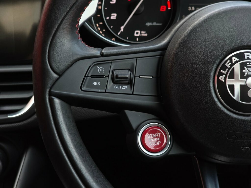 Alfa Romeo Giulia 2.0 Tb Nero Grey #20