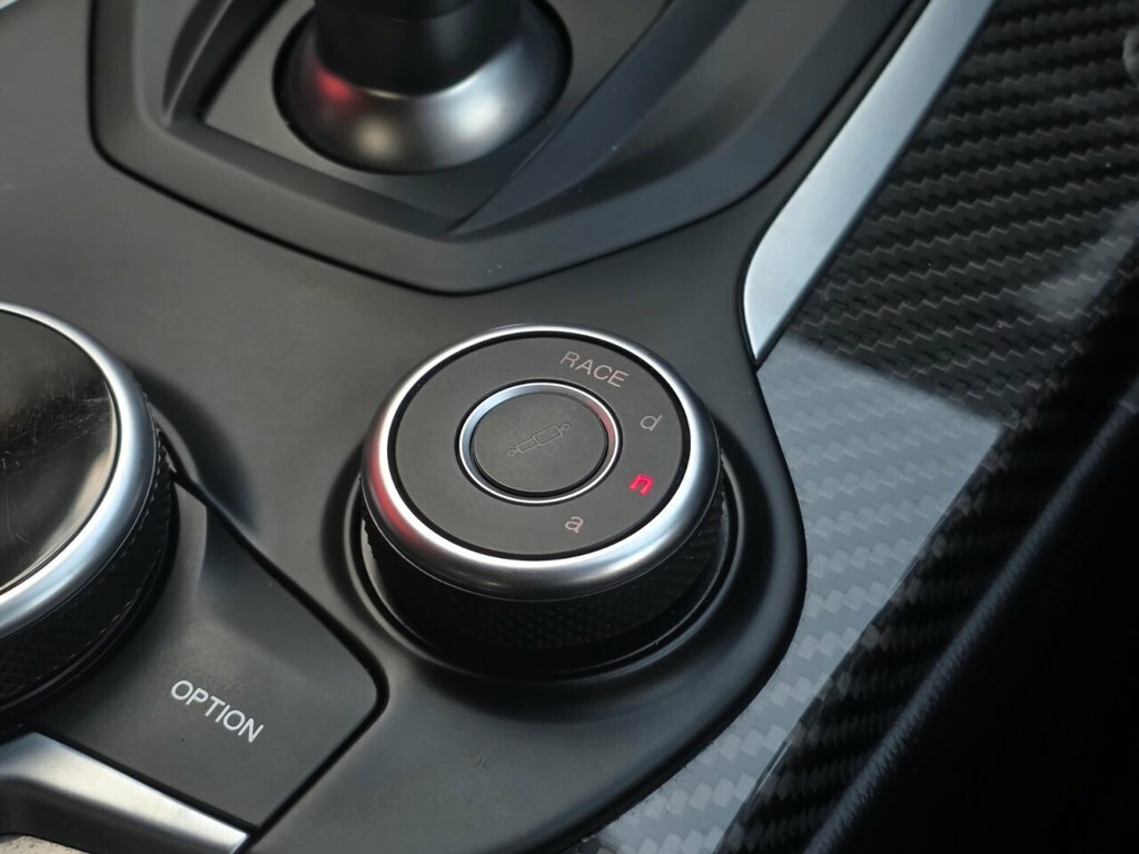 Alfa Romeo Giulia 2.0 Tb Nero Grey #33