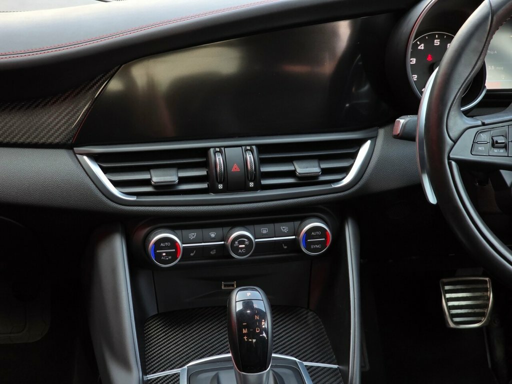 Alfa Romeo Giulia 2.0 Tb Nero Grey #18