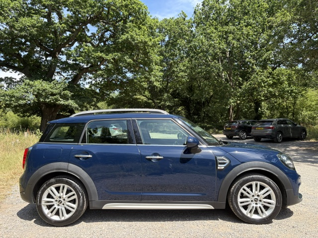 Mini Hatch Cooper Exclusive AW19JPF #2
