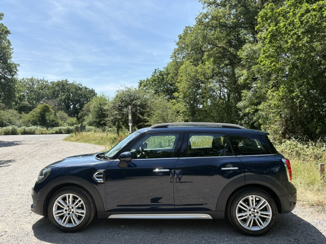 Mini Hatch Cooper Exclusive AW19JPF