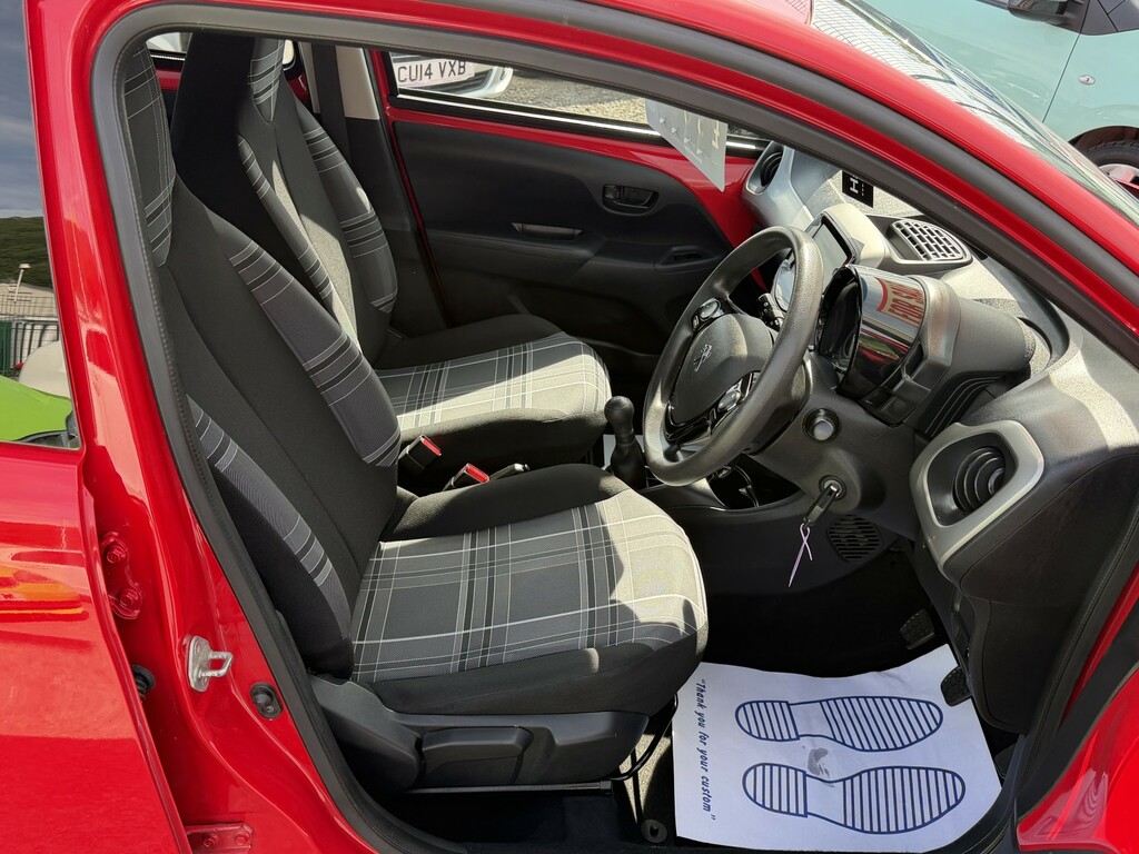 Peugeot 108 1.0 Active Red #3
