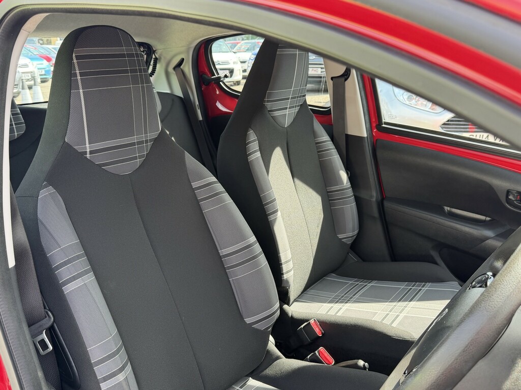 Peugeot 108 1.0 Active Red #4