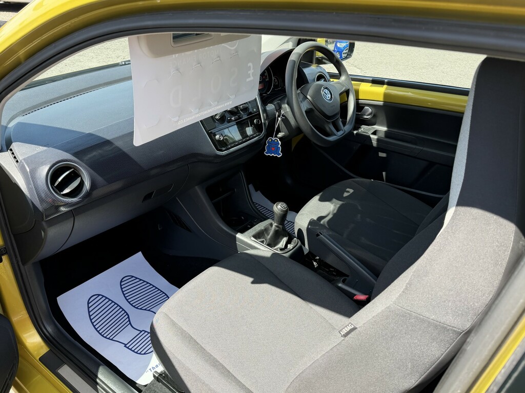Volkswagen Up 1.0 Move Up Yellow #6