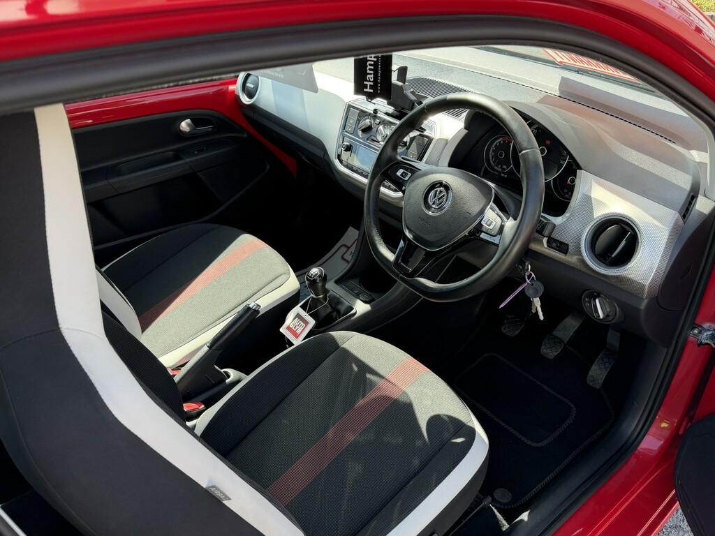 Volkswagen Up 1.0 High Up Red