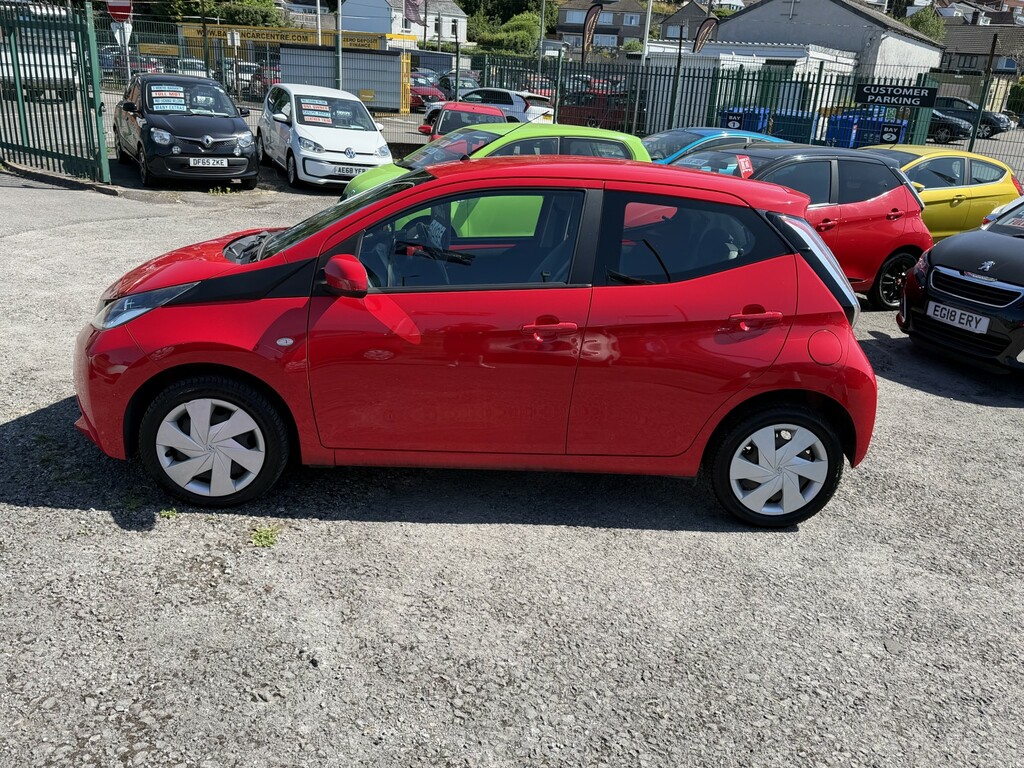 Toyota Aygo 1.0 Vvt-i X-play Red #5