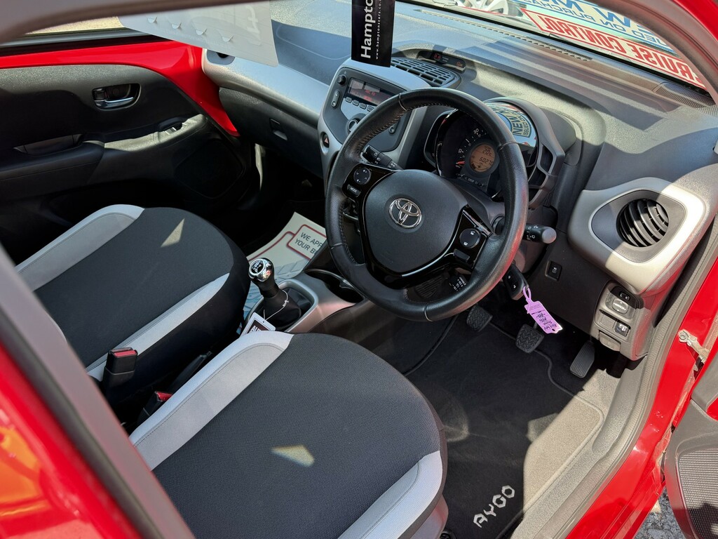 Toyota Aygo 1.0 Vvt-i X-play Red