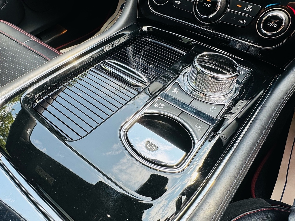 Jaguar XJR D V6 R-sport Red #27