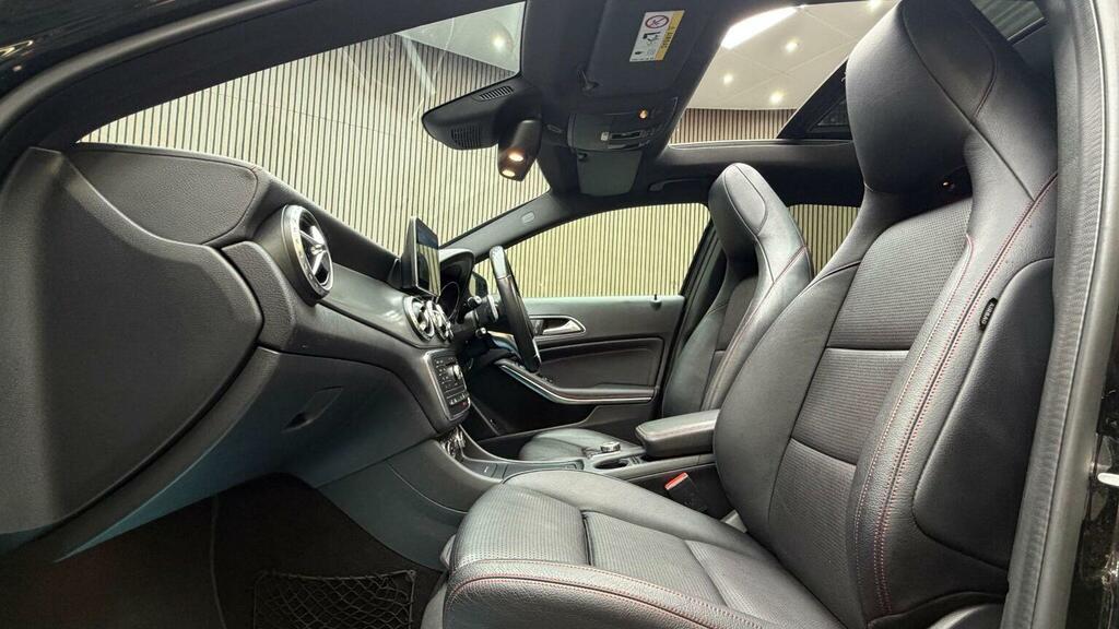 Mercedes-Benz GLA Class Suv 2.0 Gla250 Amg Line Premium Plus 7G-dct 4Mat Black #3