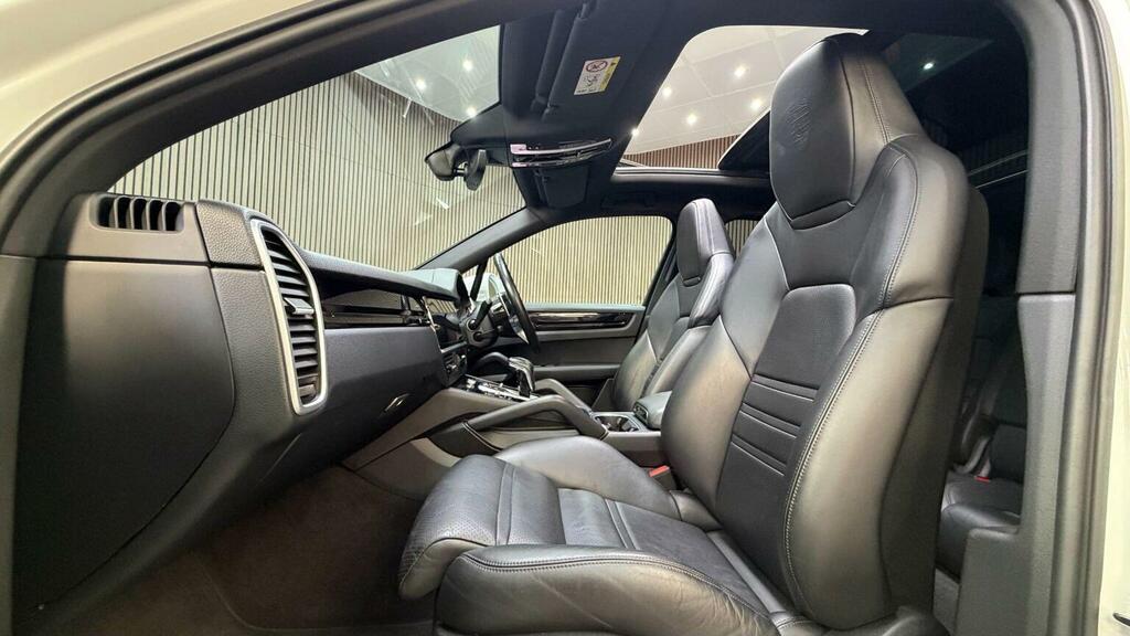 Porsche Cayenne Suv 3.0T V6 Tiptronics 4Wd Euro 6 Ss 2019 LW19NNA White #3
