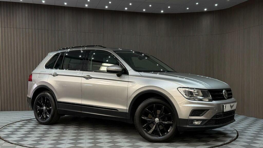 Volkswagen Tiguan 2.0 Tdi Se Navigation Dsg Euro 6 Ss Silver
