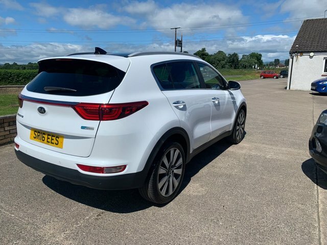 Kia Sportage 1.7 Crdi 4 Suv Euro 6 S S 114 SR16EES White #3