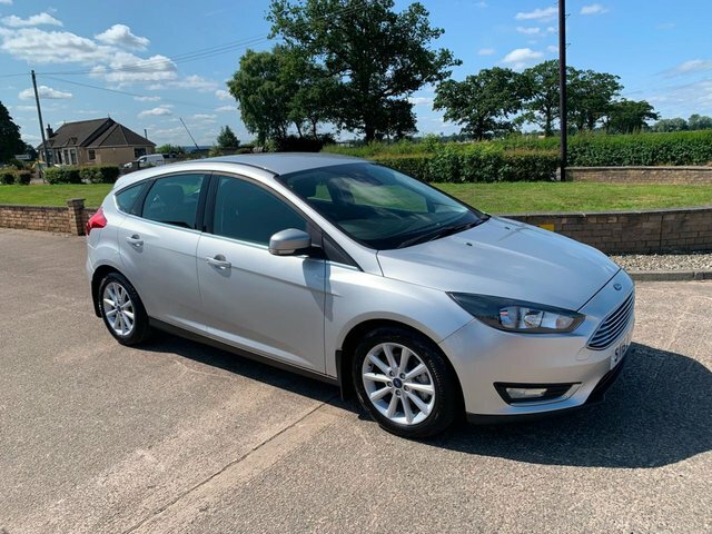 Ford Focus 1.5 Tdci Titanium Hatchback Euro Silver #2