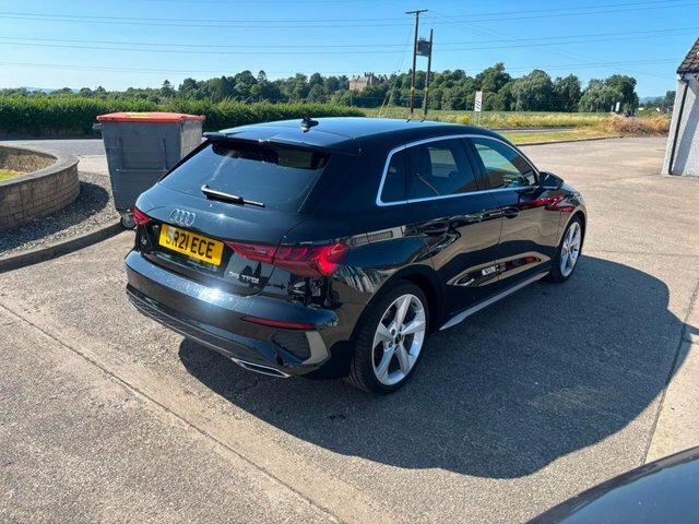 Audi A3 1.5 Tfsi 35 S Line Sportback S Tronic E Black #4