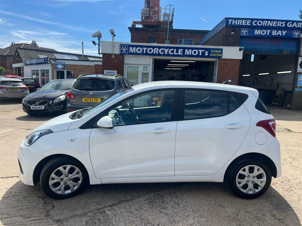 Hyundai I10 Se White #4