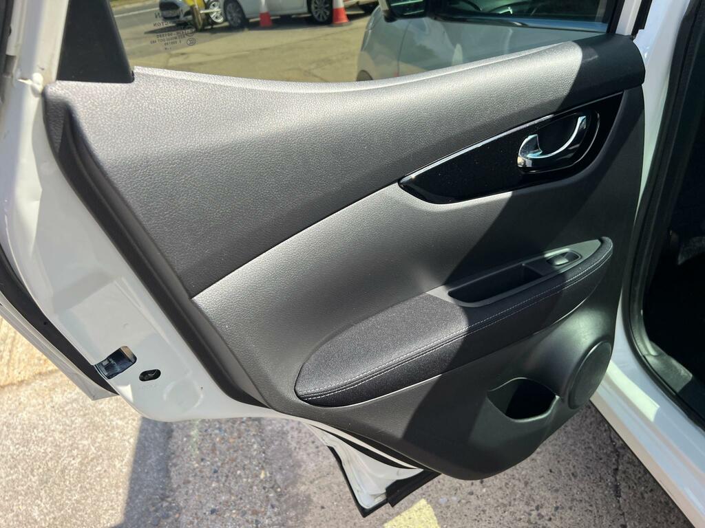 Nissan Qashqai 1.2 Dig-t Acenta 2Wd Euro 5 Ss Black #45