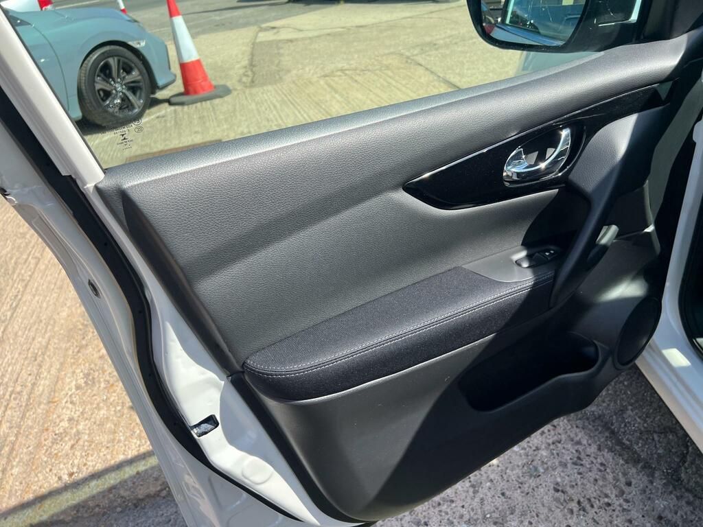 Nissan Qashqai 1.2 Dig-t Acenta 2Wd Euro 5 Ss Black #14