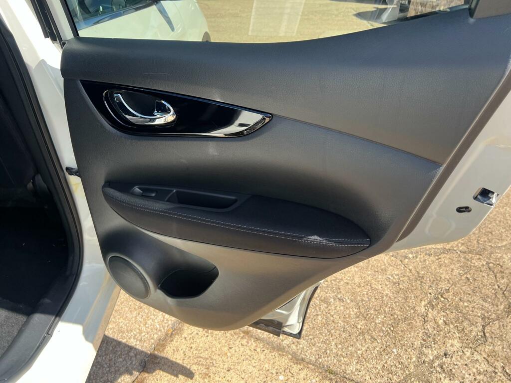 Nissan Qashqai 1.2 Dig-t Acenta 2Wd Euro 5 Ss Black #41