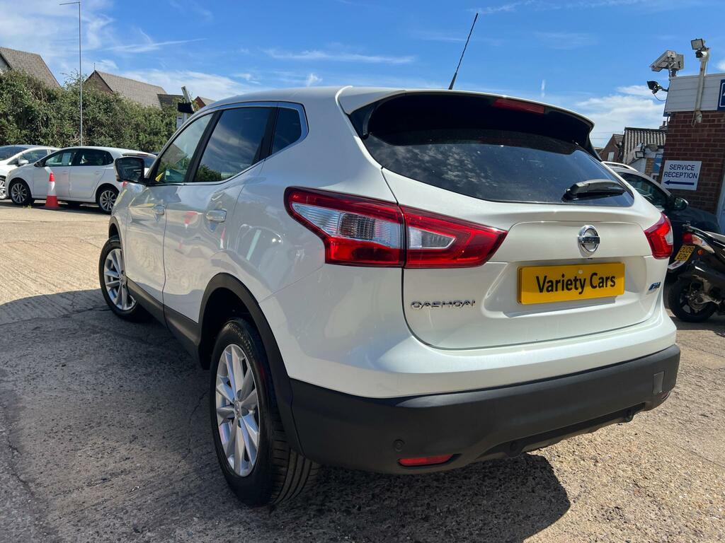 Nissan Qashqai 1.2 Dig-t Acenta 2Wd Euro 5 Ss Black #5