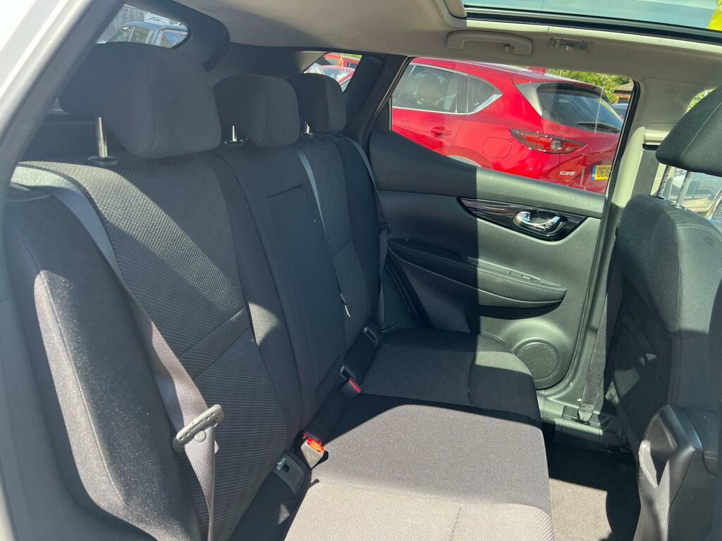 Nissan Qashqai 1.2 Dig-t Acenta 2Wd Euro 5 Ss Black #40