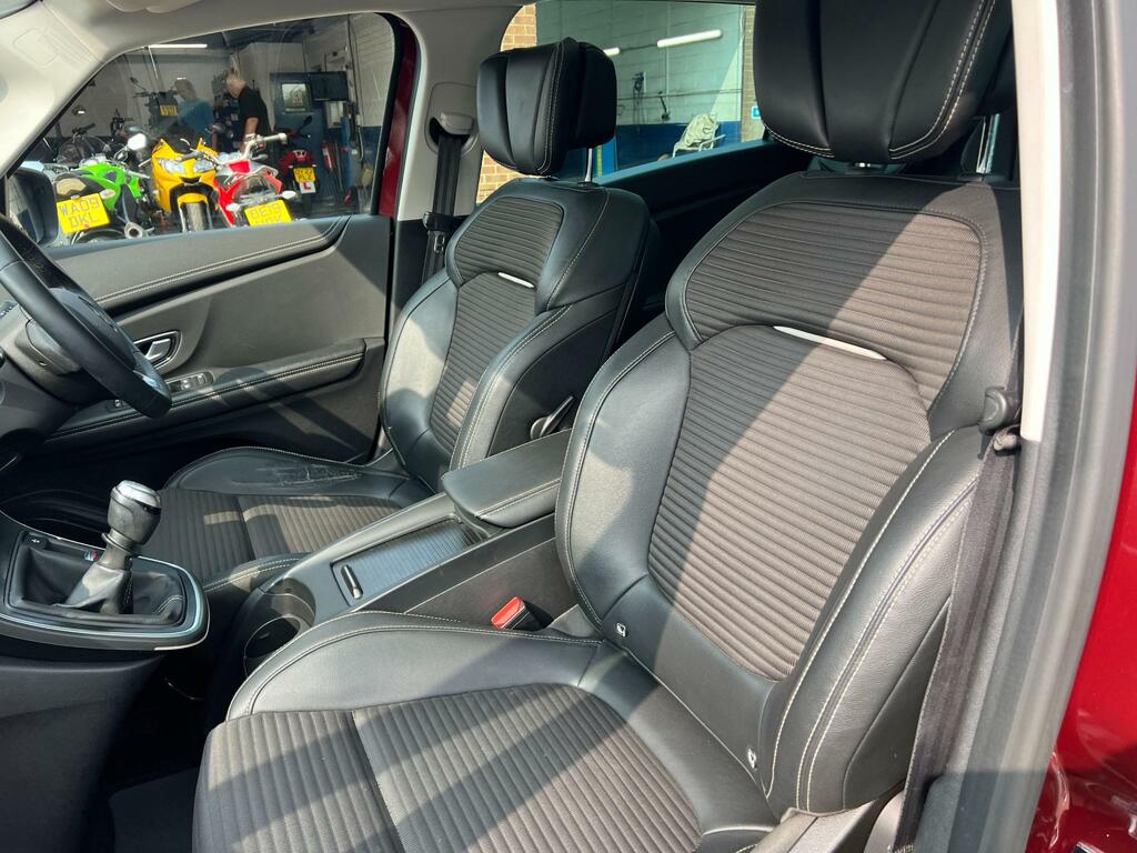Renault Grand Scenic Iconic Black #13