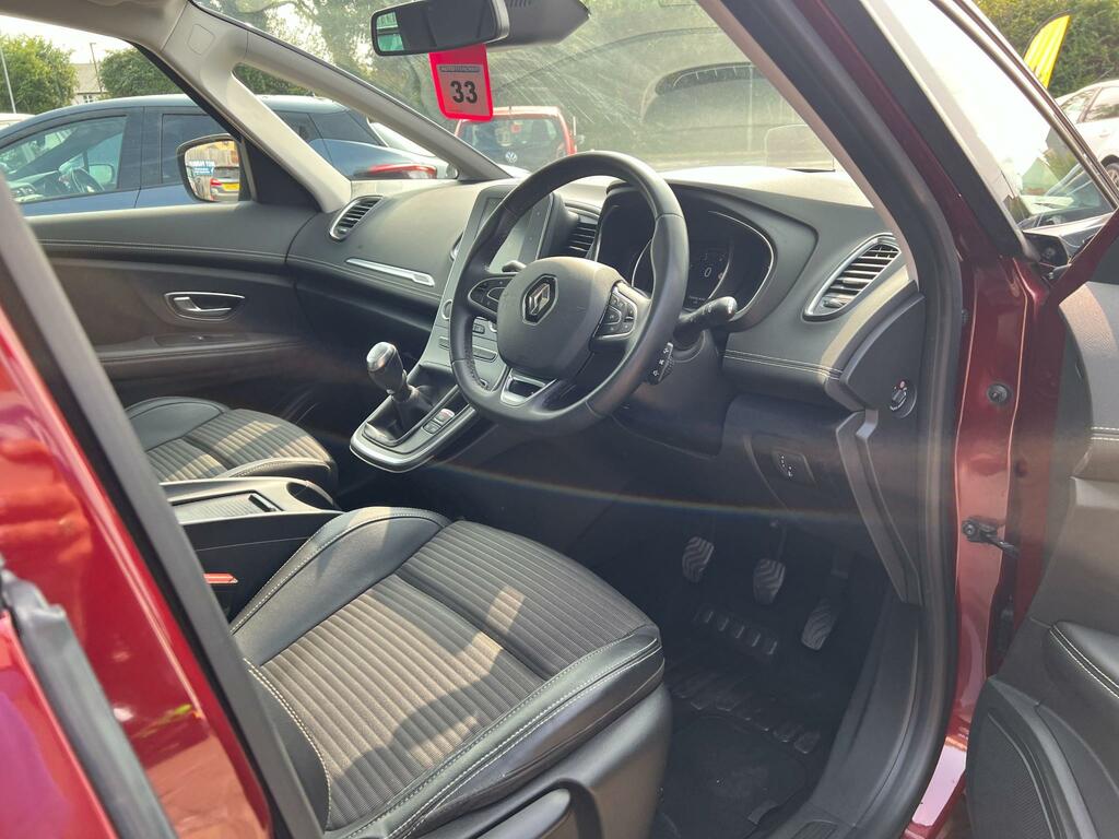 Renault Grand Scenic Iconic Black #30