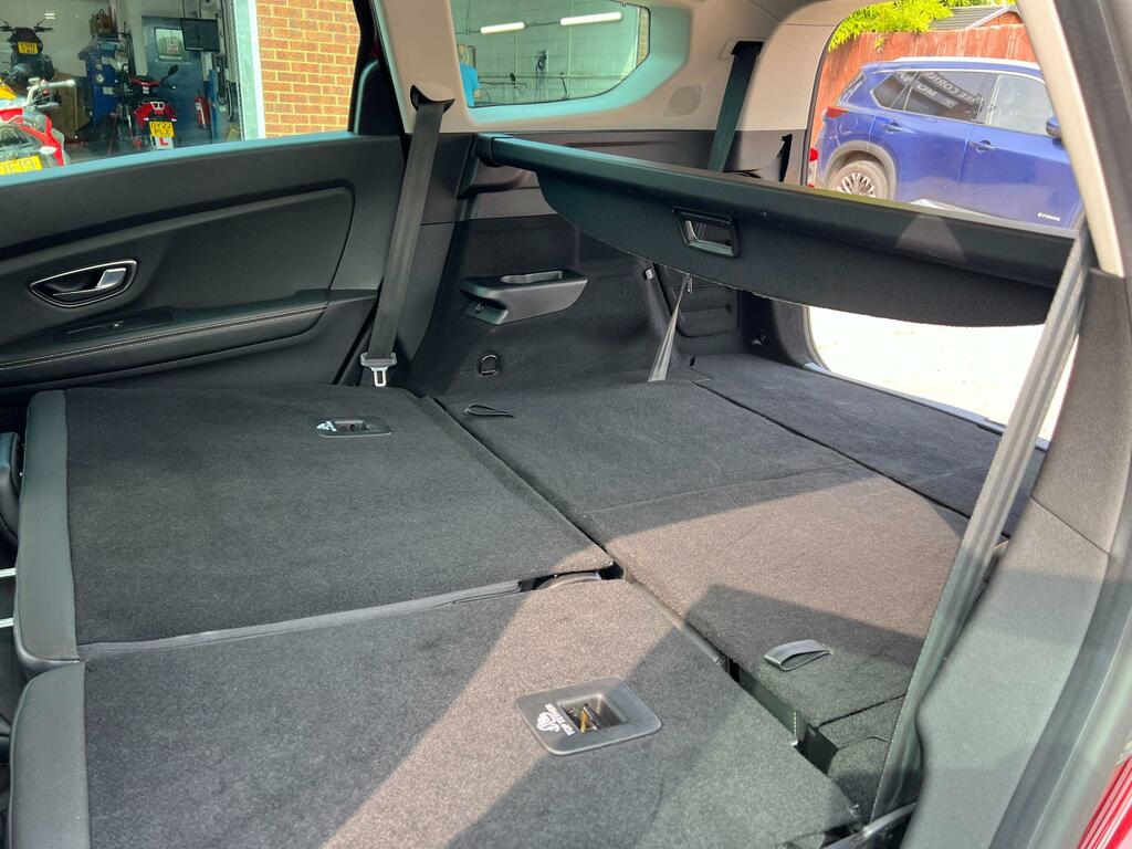Renault Grand Scenic Iconic Black #52