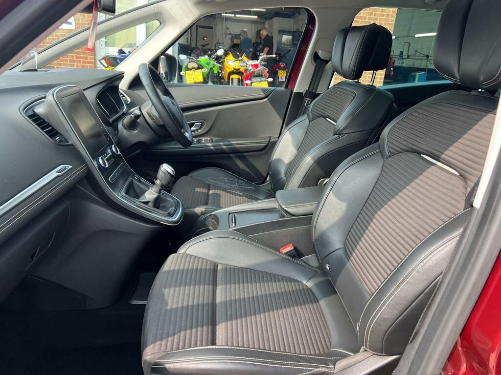 Renault Grand Scenic Iconic Black #12