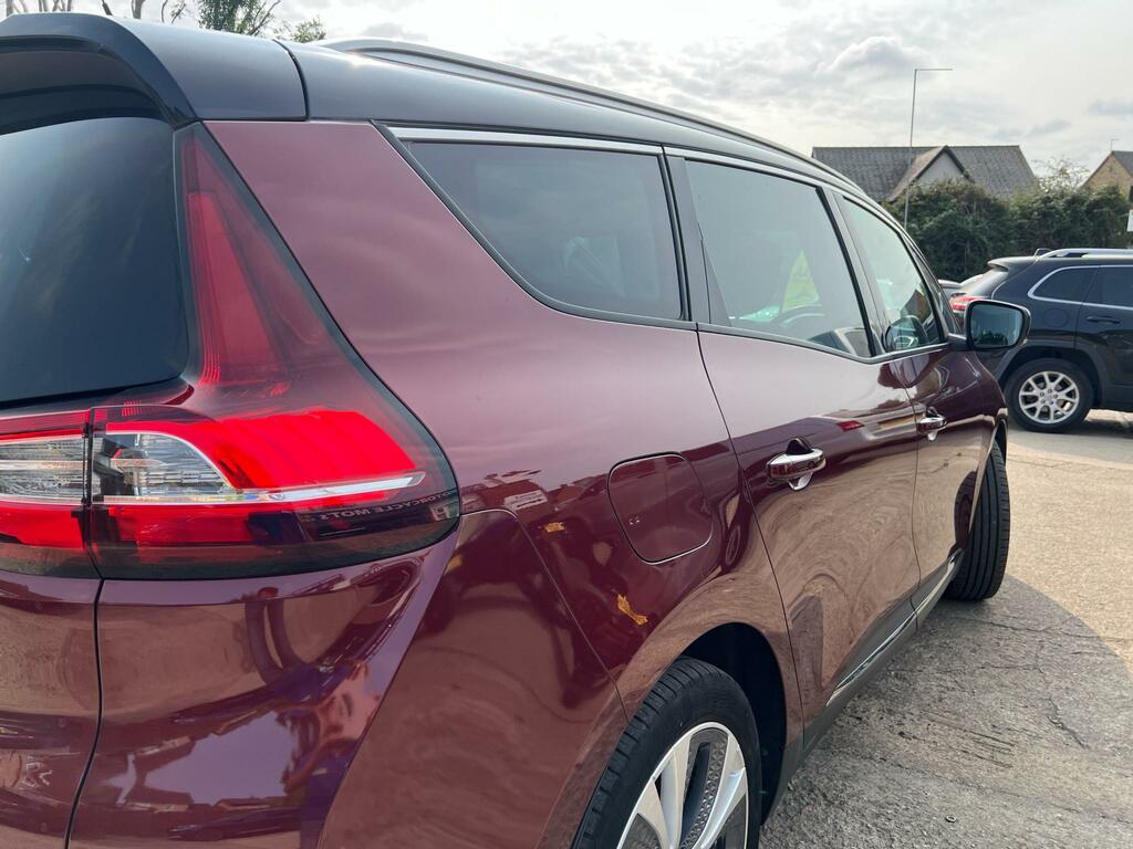 Renault Grand Scenic Iconic Black #9
