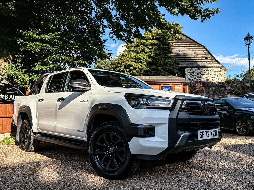 Toyota HILUX 2.8 D-4d Invincible X 4Wd Euro 6 Ss White #3