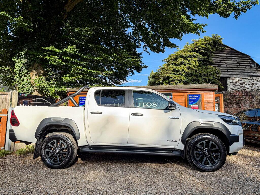 Toyota HILUX 2.8 D-4d Invincible X 4Wd Euro 6 Ss White #6