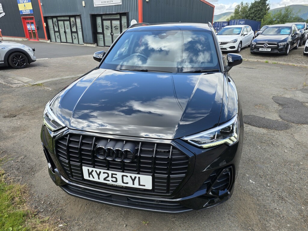 Audi Q3 1.5 Tfsi Cod 35 Black Edition 2025 Black #2