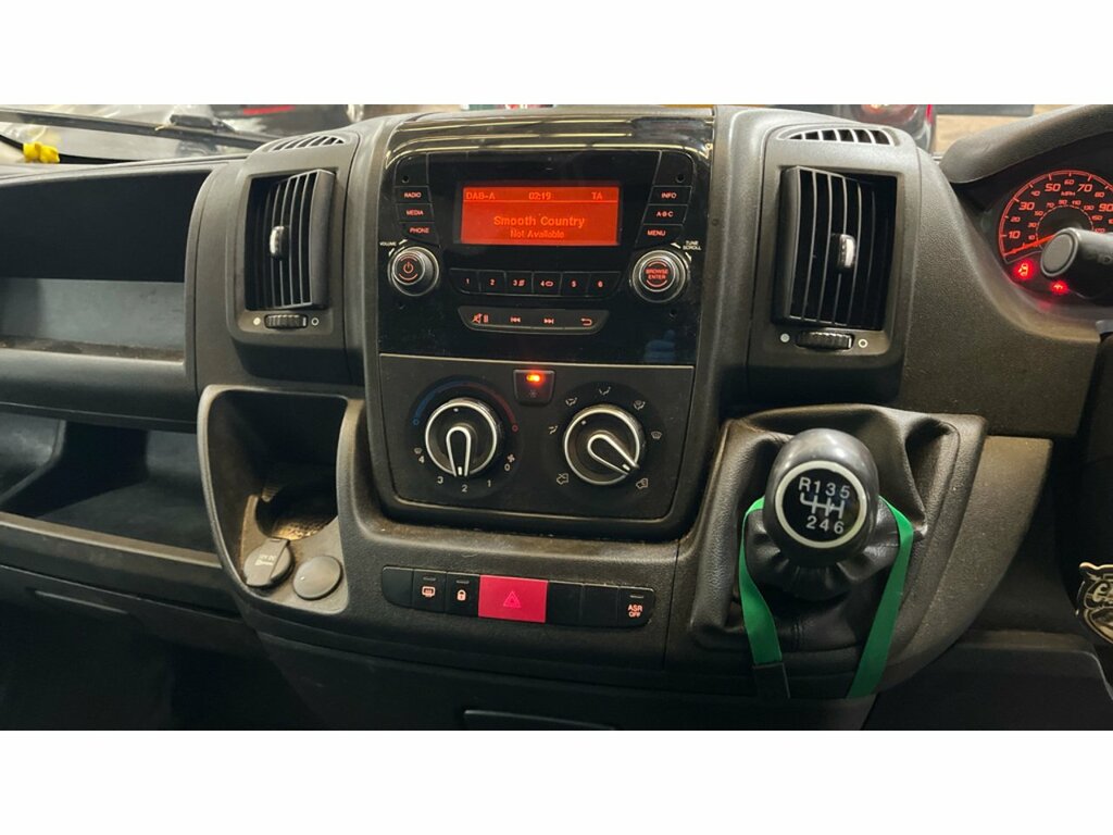 Citroen Relay 2.0 Bluehdi 35 Plus Ready To Run Dropside Dies White #4