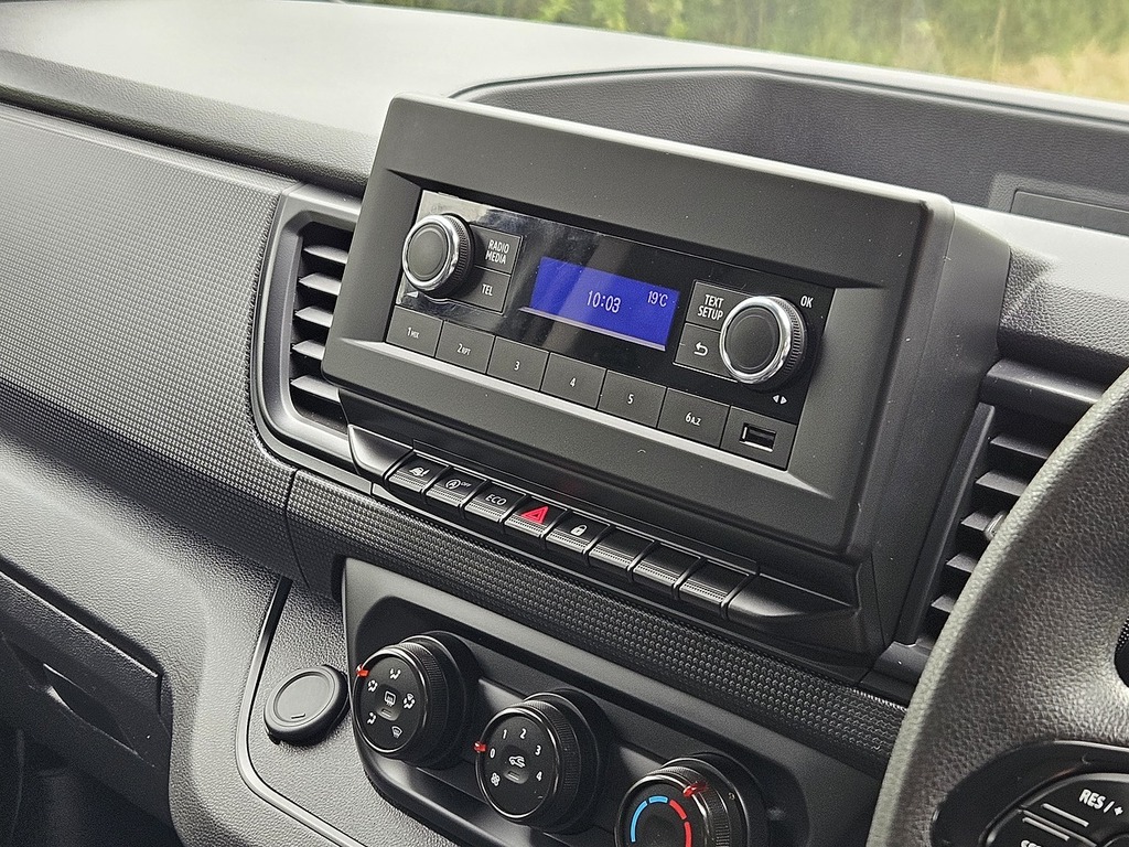 Renault Trafic Dci 130Ps 28 Business Euro 6 With Air Con, Ply Li White #9