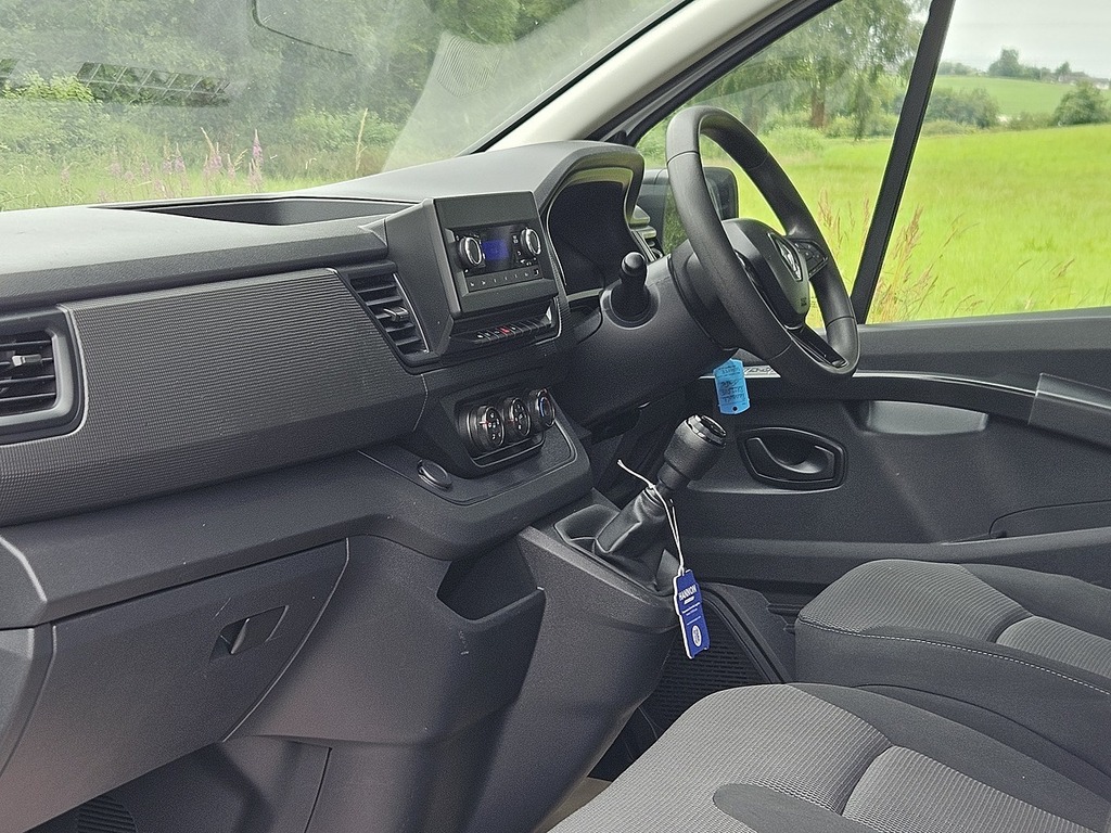 Renault Trafic 2.0 Dci Blue Ll30 Business Panel Van Ma White #6