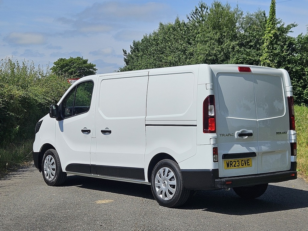 Renault Trafic 2.0 Dci Blue Sl28 Business Panel Van M White #2
