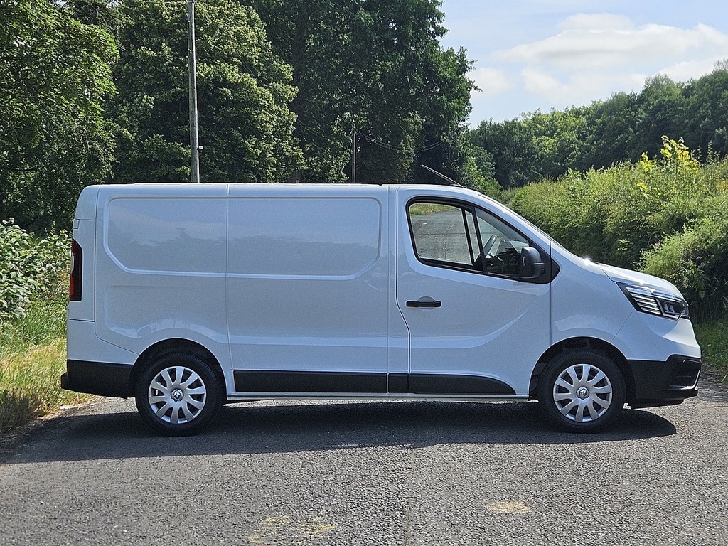 Renault Trafic 2.0 Dci Blue Sl28 Business Panel Van M White #3