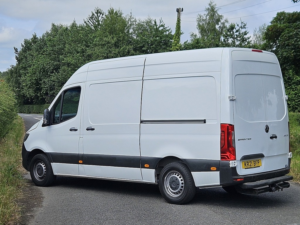 Mercedes-Benz Sprinter 315 Cdi Progressive White #2