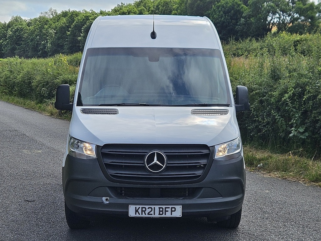 Mercedes-Benz Sprinter 315 Cdi Progressive White #4