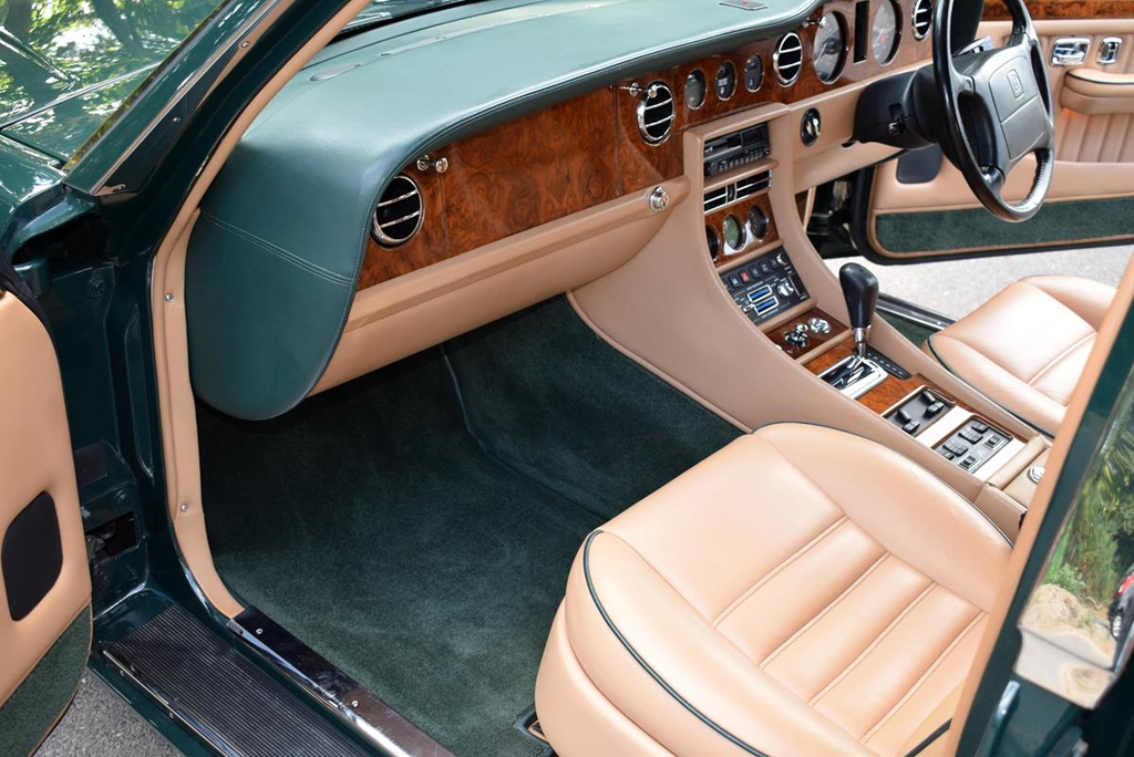 Bentley Turbo R R 6.8 Red #22