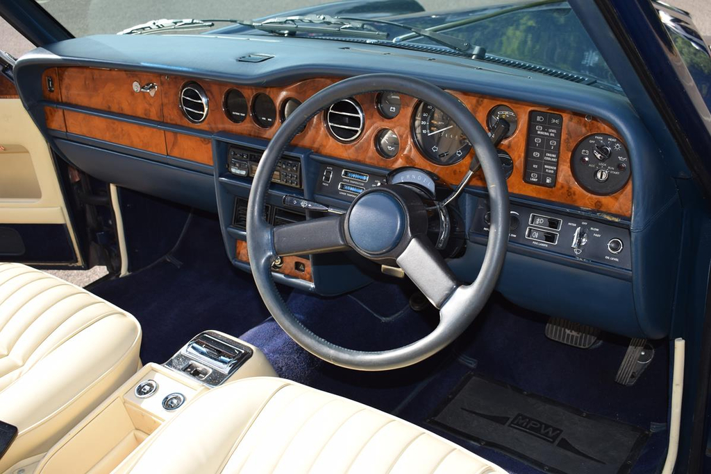Rolls-Royce Corniche -- B417AHX  #4